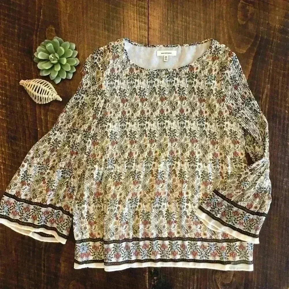 Max Studio | Flowy Floral Top w/Bell Sleeves